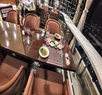 다낭 37층 스카이 다이닝! 프리미엄 스테이크 퍼포먼스의 모든 것